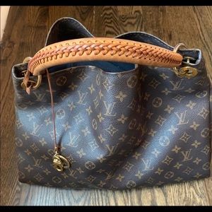 LOUIS VUITTON ARTSY GM